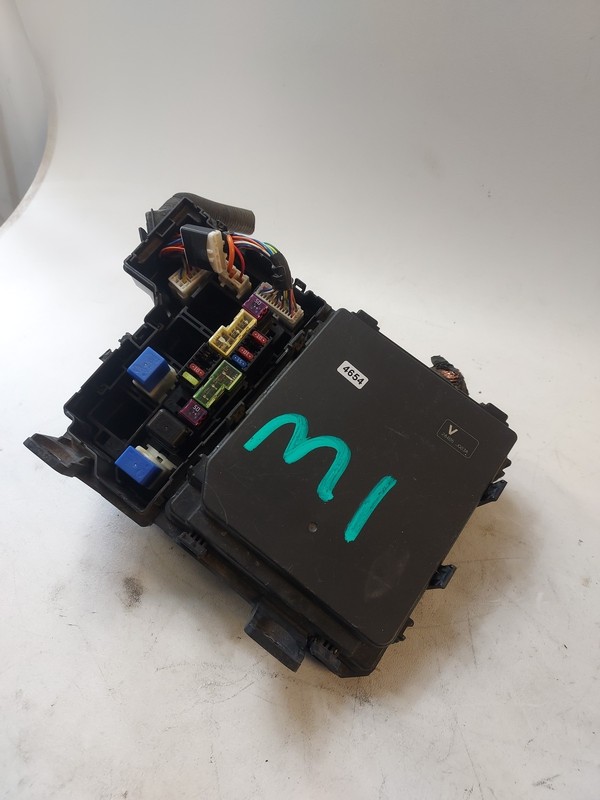 2008-2010 NISSAN ROGUE Engine Fuse Box OEM 284b6-jg03a