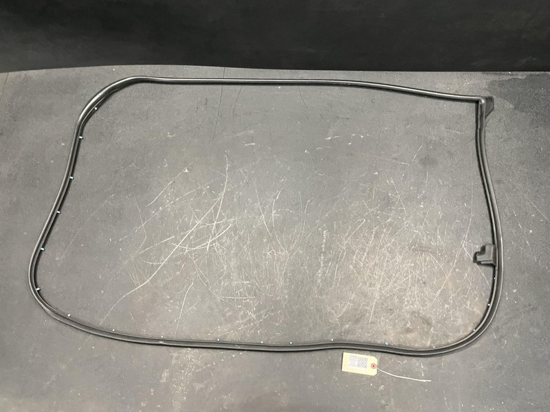 Front Right Door Weatherstrip 2020 Nissan Pathfinder 80830-3KA0D 2014 2015- 2019