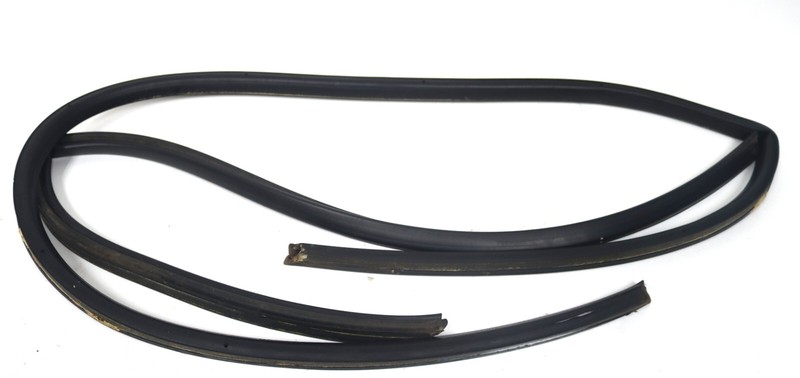 1990-1996 Chevy Corvette C4 Rear Hatch Glass Weather Stripping Gasket Black Used