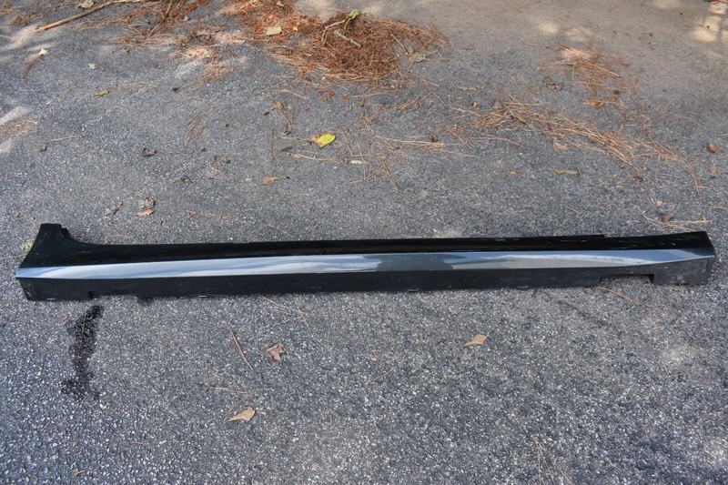 GM ROCKER MOLDING RIGHT SIDE FACTORY OEM