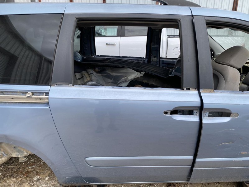 Right Passenger Side Rear Door Shell Fits 2006-2012 Kia Sedona 61035 NO SHIPPING