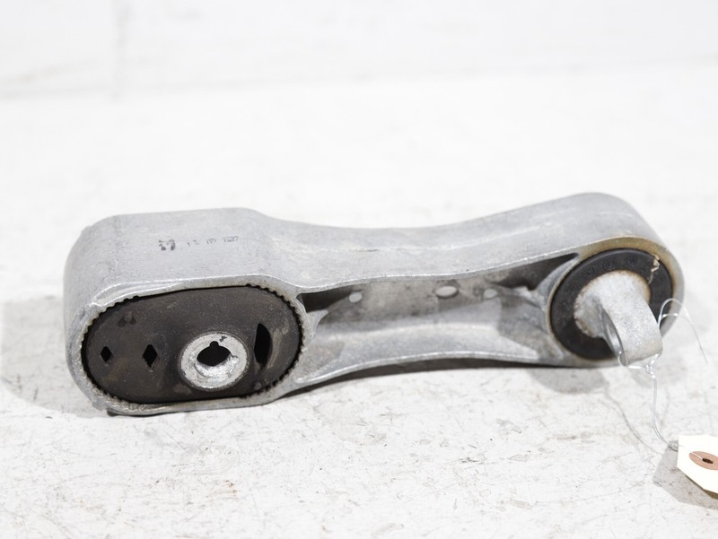 2020-2023 OEM BMW 228 M235 F44 2.0L ENGINE TORQUE STRUT MOUNT BRACKET