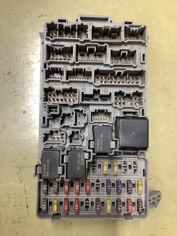 01-05 Civic 1.7 Inside , under dash Fuse Box S5P-A11-CO Used OEM