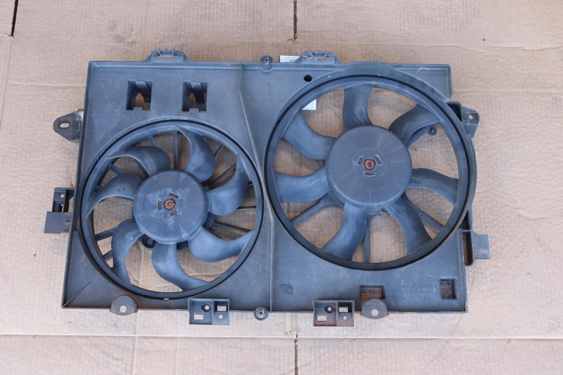 2006-2008 CHEVY EQUINOX 3.4L ENGINE RADIATOR COOLING FAN SHROUD MOTOR OEM