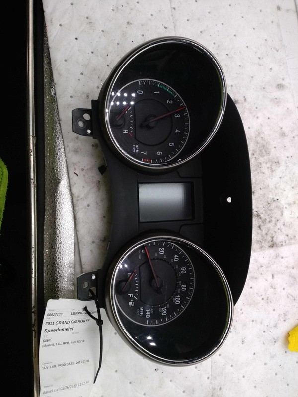 2011 Jeep Grand Cherokee Speedometer Gauge Black OEM 3.6L 142K Miles