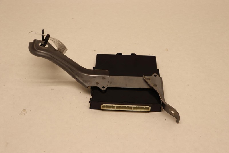 2015-2017 TOYOTA CAMRY THEFT LOCKING KEYLESS IGNITION SMART KEY MODULE OEM