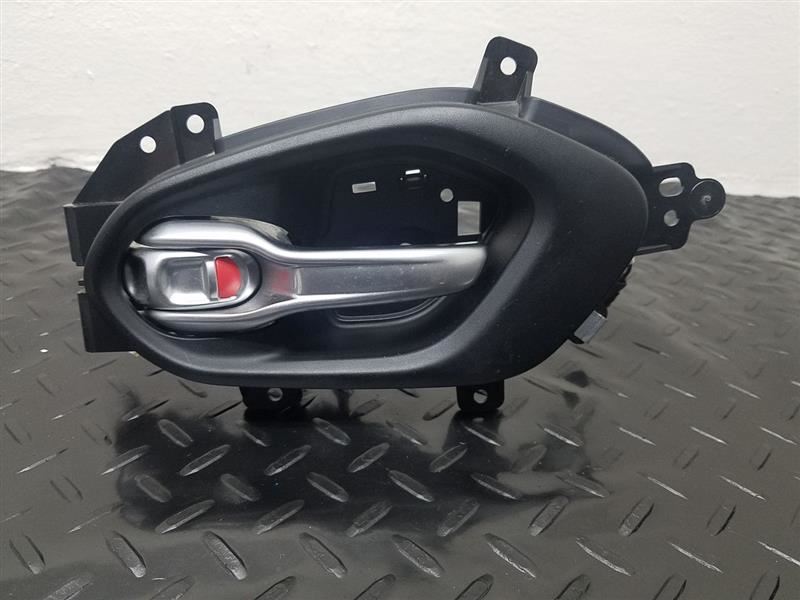 19-23 Jeep Cherokee Left Driver Inner Door Interior Handle OEM 6CK53SZ6AB