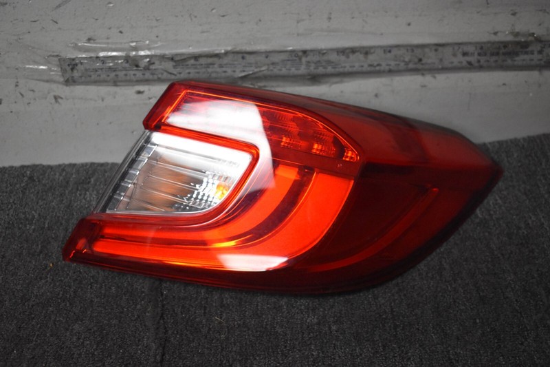 2018-2020 HONDA ACCORD EX RIGHT SIDE TAIL LIGHT FACTORY OEM
