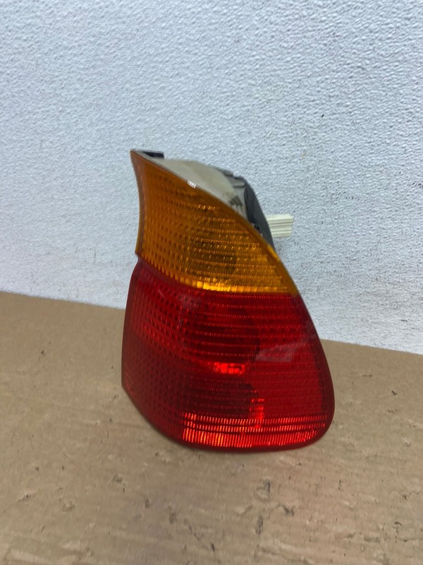 2000 2001 2002 2003 BMW E53 X5 Right Passenger RH Tail Light Oem AD4076 LK
