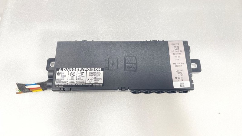 2017-2020 JAGUAR F-PACE BATTERY POSITIVE FUSE BOX BLOCK TERMINAL 49395