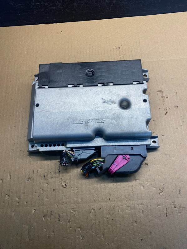 2005 to 2011 Cadillac STS Bose Radio Stereo Audio Amplifier Amp OEM AC2611 DW