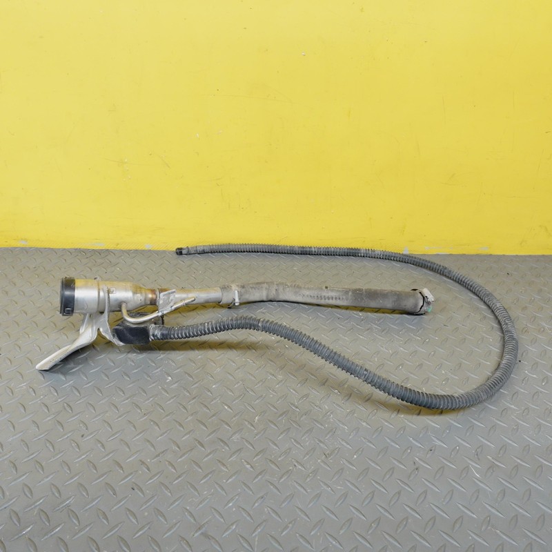2019-2020 GMC SIERRA 1500 Fuel Gas Tank Filler Neck Hose Oem 84737235