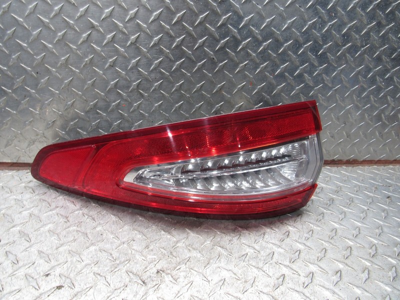13-16 FORD FUSION RIGHT PASSENGER REAR QUARTER PANEL MOUNTED LAMP DS73-13A403-AG