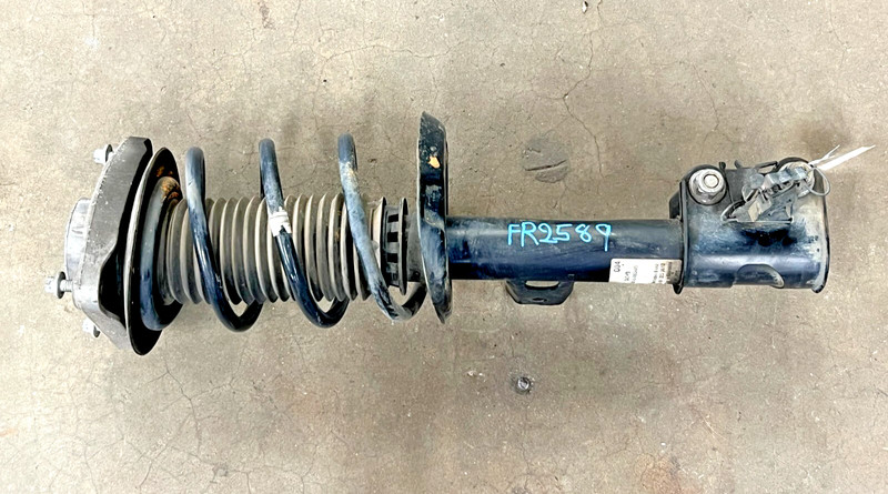 ⭐2017-2019 INFINITI QX30 FRONT RIGHT SHOCK ABSORBER STRUT & COIL SPRING LOT2589