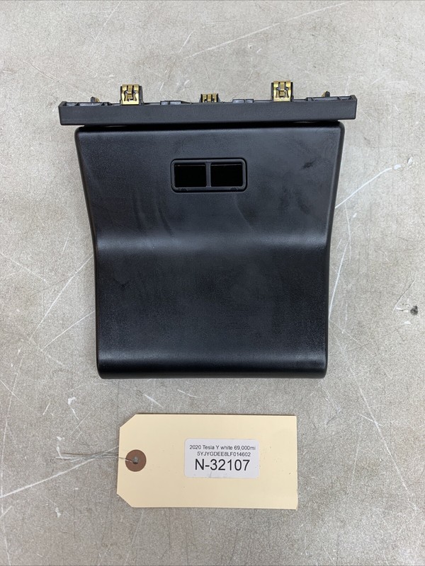 17-20 TESLA MODEL Y CENTER CONSOLE PHONE DOCK TRAY COVER TRIM PANEL 32107 B12
