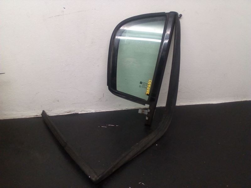 06-11 Buick Lucerne Rear Right Passenger Door Vent Glass Window OEM 15866295