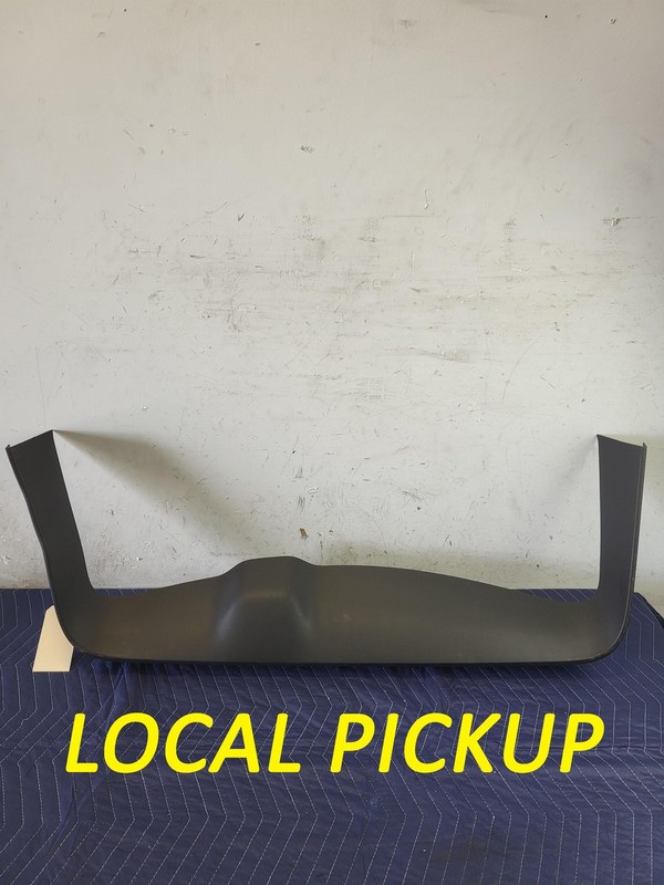 Used Oem Cadillac Liftgate Tailgate Rear Upper Trim Panel for 2017-2025 XT5