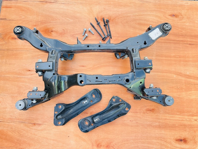 2013-2019 CADILLAC XTS REAR CROSSMEMBER SUBFRAME CRADLE SUPPORT OEM