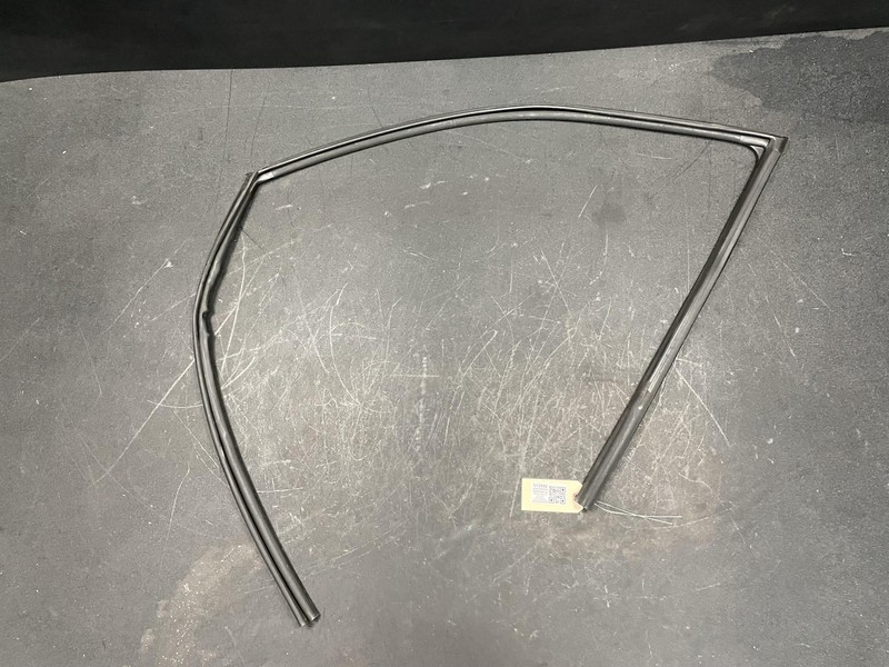 Front Left Door Window Glass Run Channel 2020 Nissan Pathfinder 2013 - 2018 2019