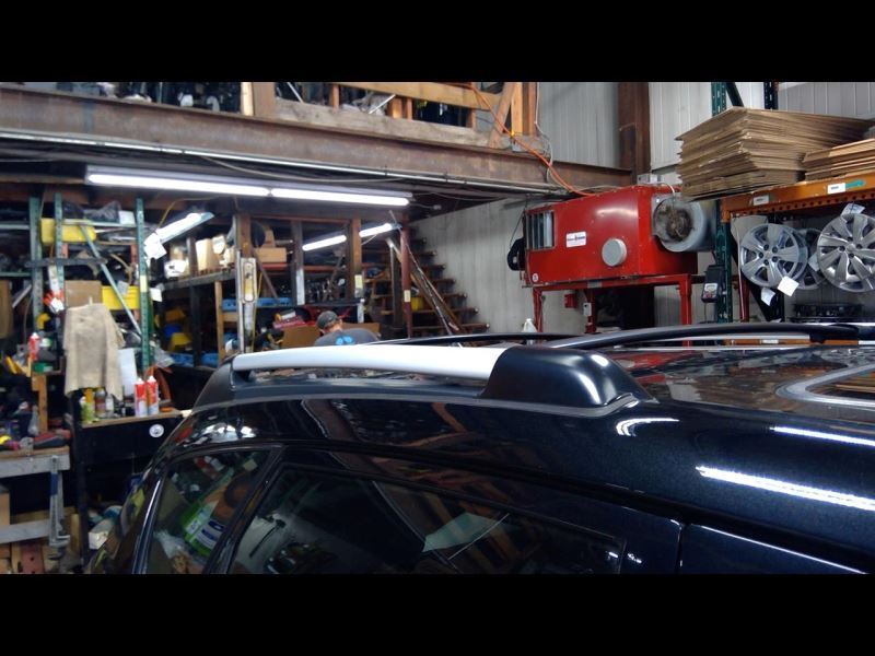 2003-2008 VIBE Right Luggage Rack 1456799