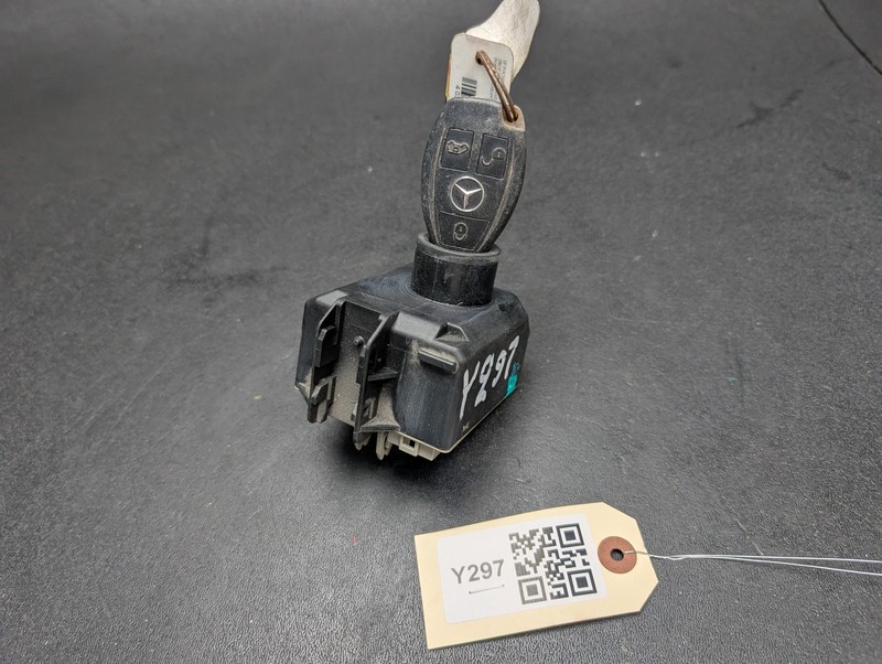 Ignition Switch w/ Key Set 2017 Mercedes Metris 4479007606 2016 2018 2019 - 2022