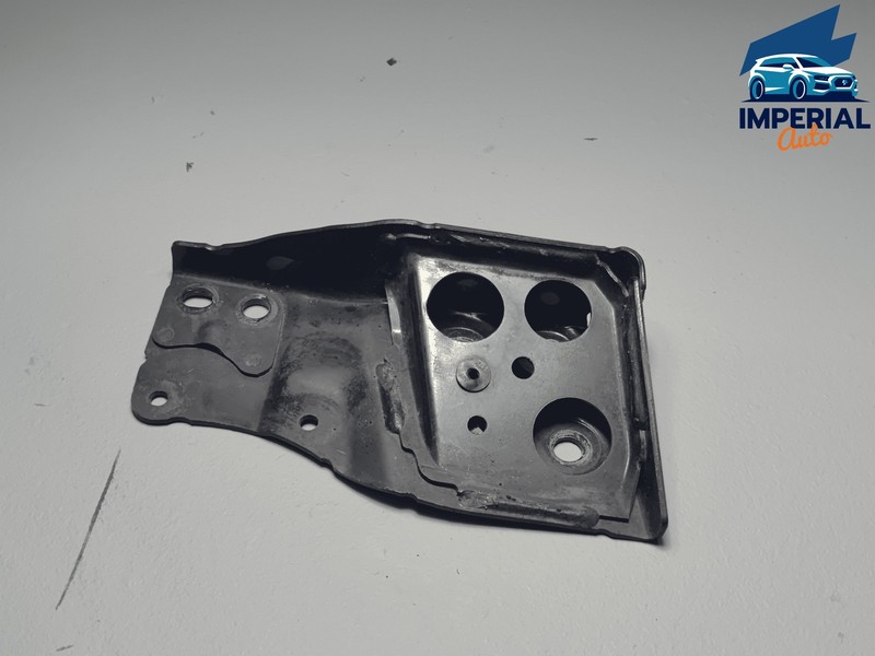 14-20 Toyota Sienna Front Left Driver Side Floor Body Support Mount Bracket OEM