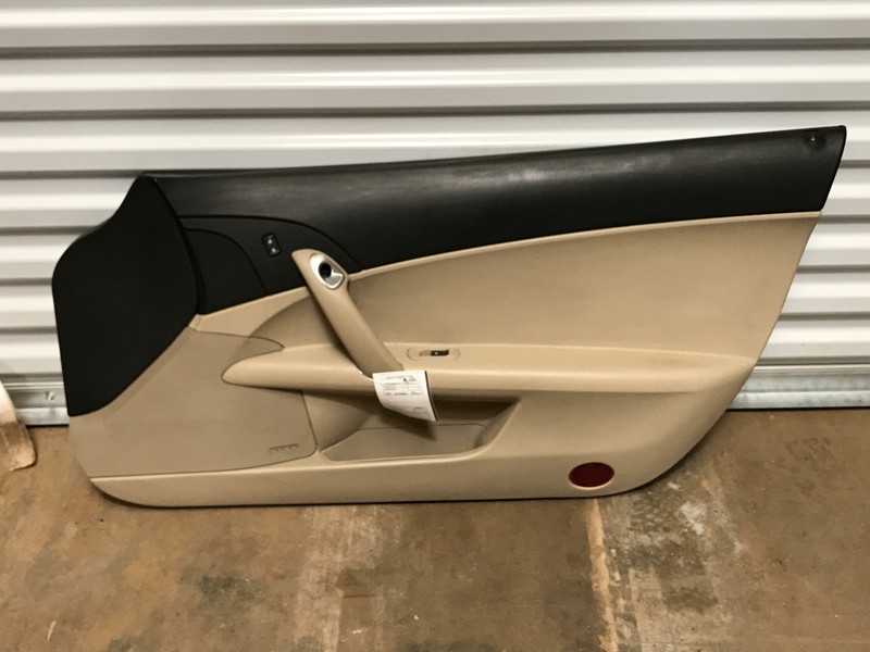 09 CHEVROLET CHEVY CORVETTE DOOR PANEL RIGHT PASSENGER SIDE OEM BEIGE CREAM
