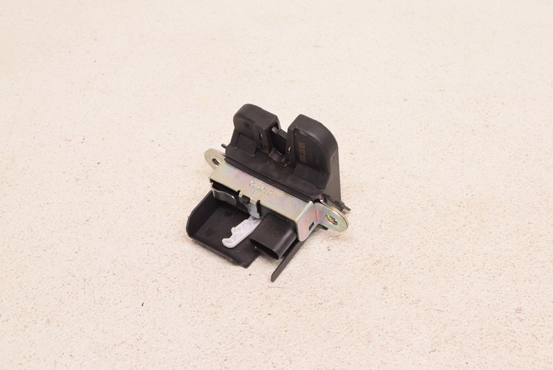 MK7 VW GTI Golf R Hatch Trunk Lock Clasp Latch Unit Genuine Oem 2015-2021