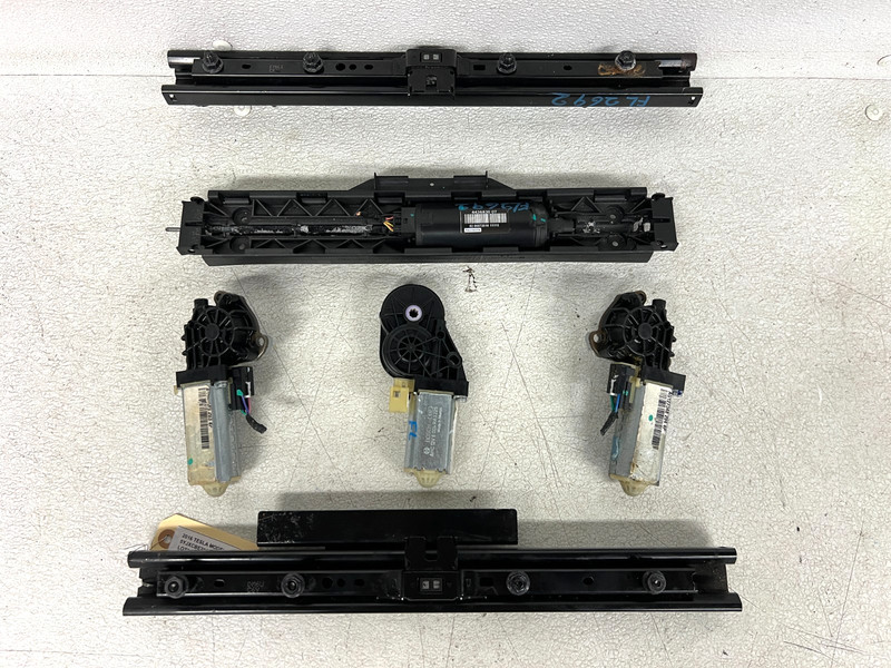 ⭐16-20 TESLA MODEL X FRONT LEFT DRIVER SEAT TRACK FRAME RAIL & MOTOR OEM LOT2692