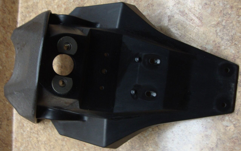 05 Kawasaki ZR750K ZR750 ZR 750 K ZR7 Rear Tail Fender Piece Panel Wheel Well J1