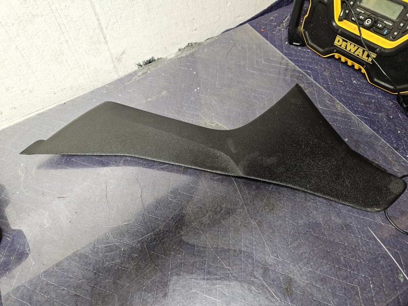 GMC CANYON CHEVY COLORADO CENTER CONSOLE RIGHT TRIM COVER PANEL OEM 2015 - 2022
