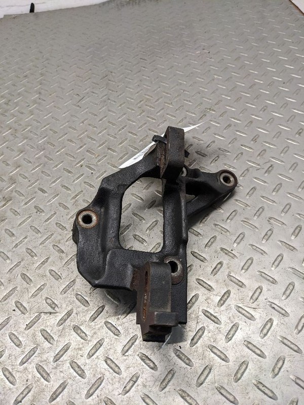 OEM 1992-1995 Honda Civic Power Steering Pump Mounting Bracket OEM 1181741