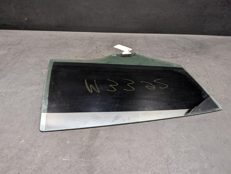 Rear Right Door Window Glass 2016 Mazda 3 BJS7-72-510 2014 2015 2017 2018