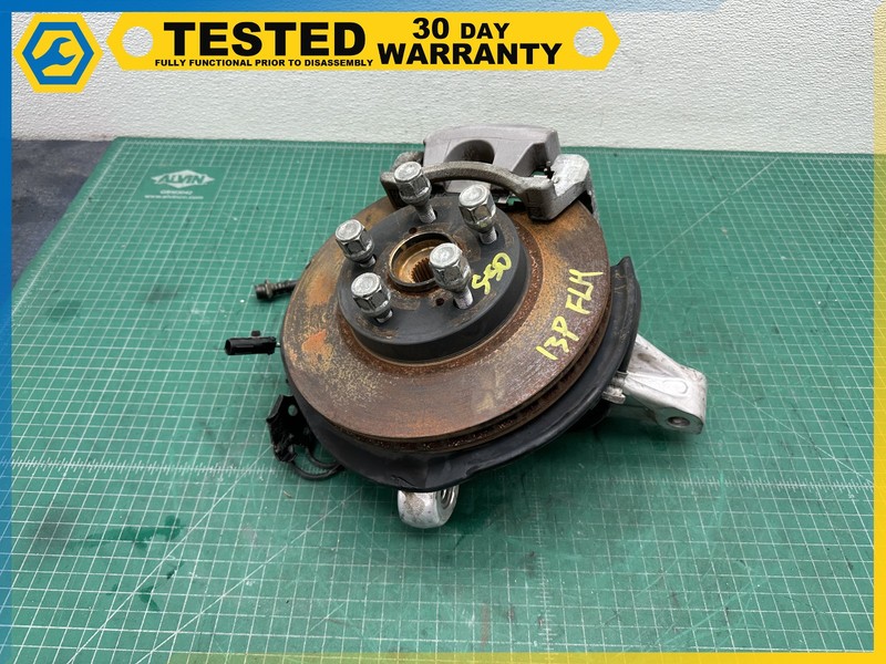 10-15 Toyota Prius FRONT LEFT SIDE SPINDLE KNUCKLE W/ HUB SET OEM