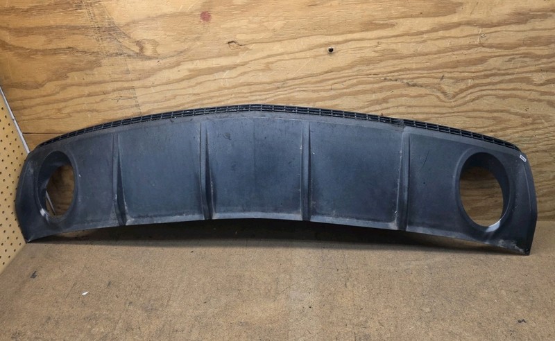 2010 11 12 2013 CAMARO SS REAR BUMPER EXHAUST VALENCE LOWER TRIM FASCIA 92218169