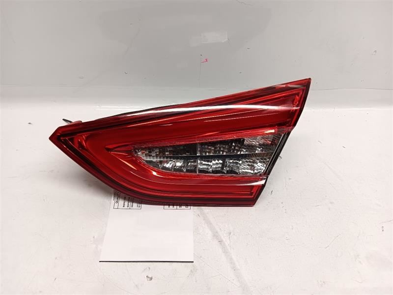 14-18 Maserati Quattroporte M156 Right Taillight Tail Light Lamp Inner 670009228