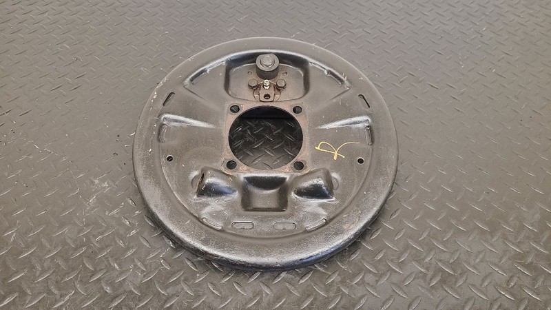 95-00 Chevrolet Tahoe Rear Right Backing Plate W/O Hardware OEM 18013181
