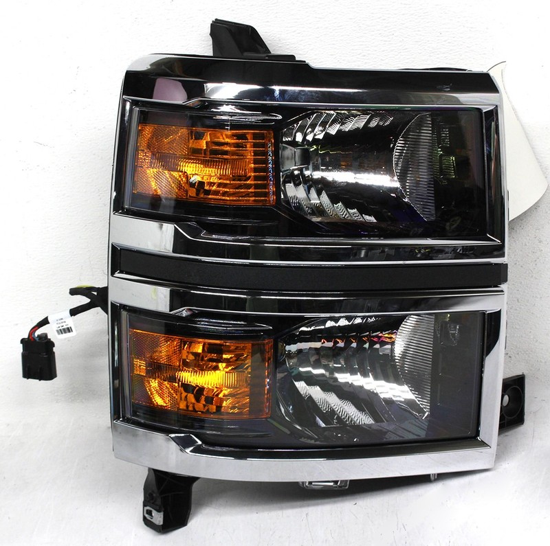 OEM Passenger Side Halogen Headlamp For Chevy Silverado 1500 LT, WT 84434762