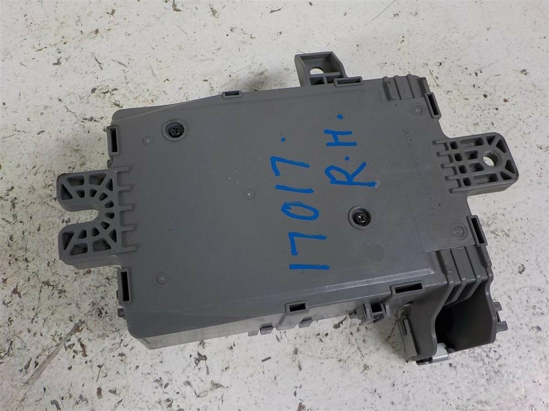 08 09 10 Honda Accord Lx 4Dr 2.4L At Cabin Room Fuse Box 38210-Ta0-A12 Oem