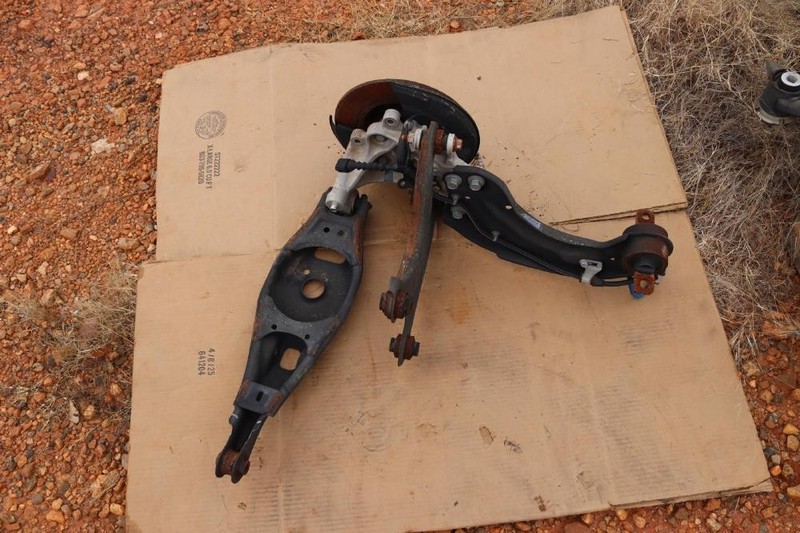 18-22 HONDA ACCORD TURBO REAR LEFT SIDE SUSPENSION HUB SPINDLE CONTROL ARMS OEM
