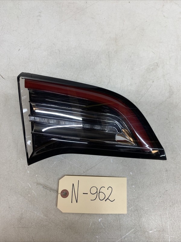 ⚡️21-23 3 Y Taillight Tail Light Left Driver 3-pin Trunk 1077401-00-G 962 B17