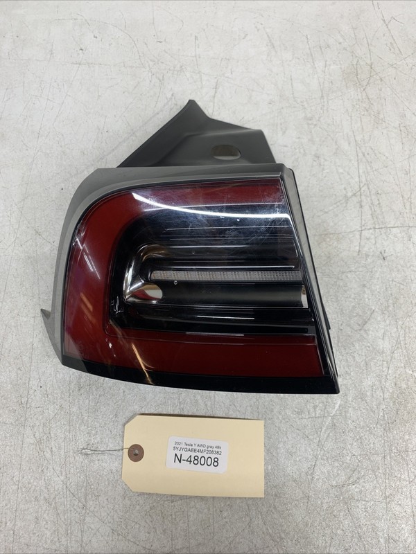 Tesla Model Y Rear Left Tail Light Lamp taillight 1502086-97-D 48008 B157