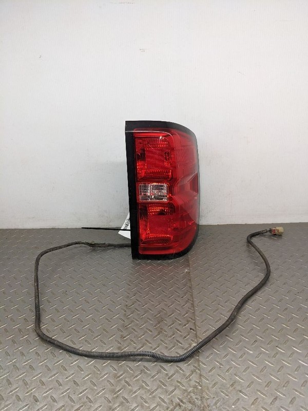 Passenger Tail Light Pickup With Box DRW Fits 16-19 SIERRA 3500 PICKUP 1164358