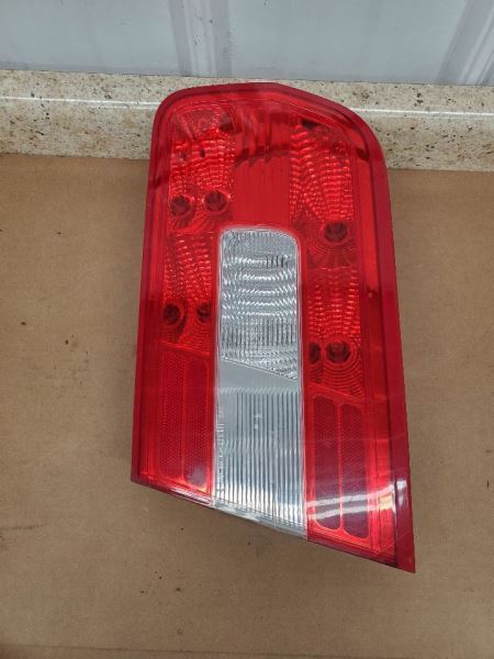 Passenger Right Tail Light Lid Mounted Fits 07-09 MKZ 282456