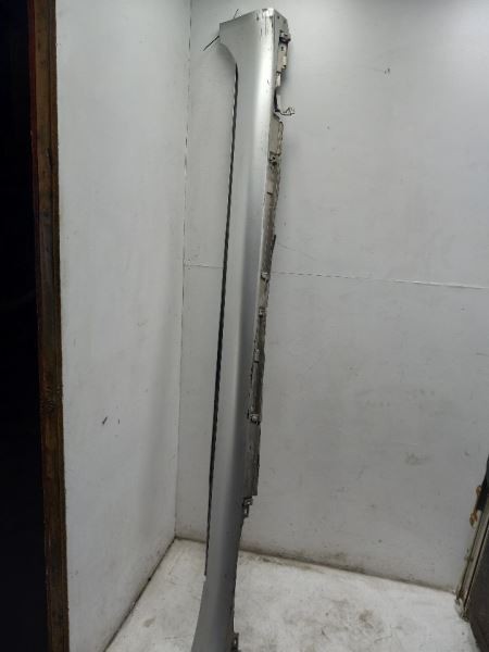 07-17 LEXUS LS460 DRIVER SIDE SILVER ROCKER PANEL
