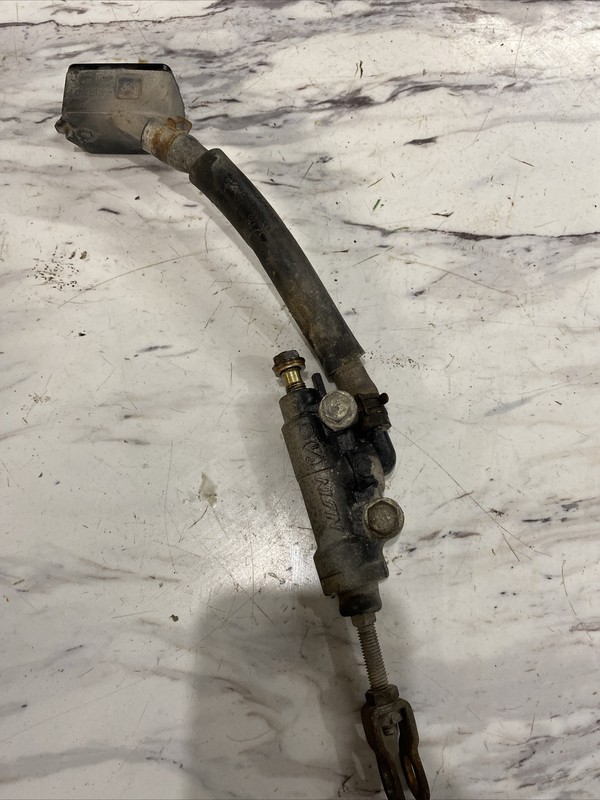 1988 - 1992 Kawasaki Mojave Ksf250 Rear brake master cylinder and reservoir