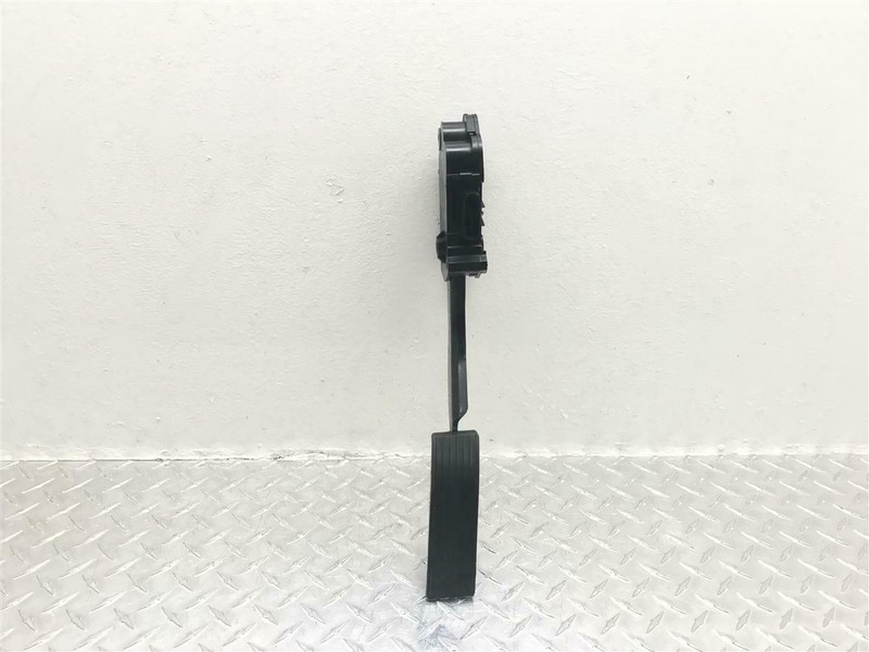 2005-2009 CHEVROLET EQUINOX GAS ACCELERATOR PEDAL OEM 15148392 15222244