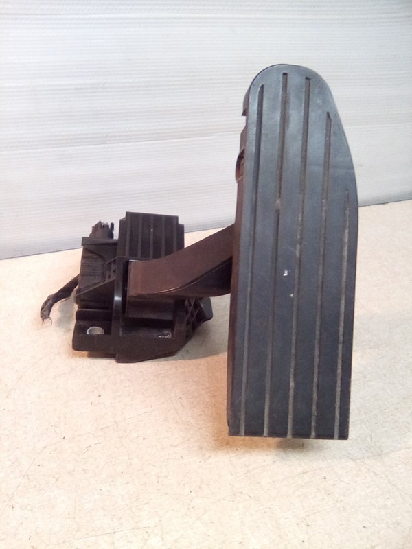Kenworth 579 Paccar Throttle Pedal Assembly D21-6021-300 *FREE SHIPPING*