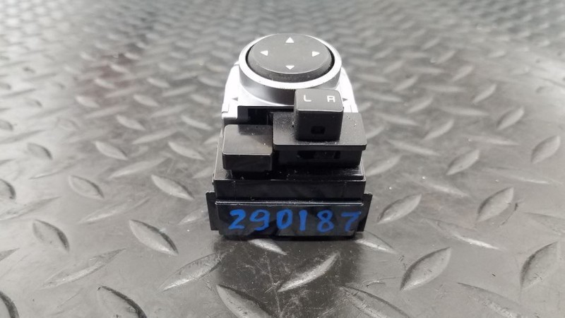19-24 Kia Forte Driver's Door Mirror Control Switch OEM 93530-M6200