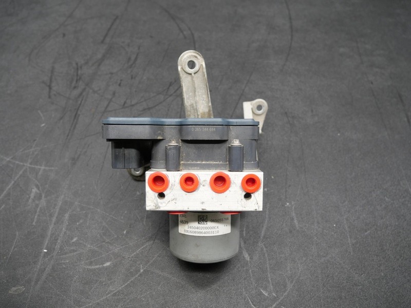 Used ABS Anti-Lock Brake Module Pump Unit 2016-2024 Chevy Camaro SS 23414639 OEM